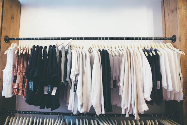 Wholesale Branded Clothing vs Retail Shopping What Saves You More in the Long Run